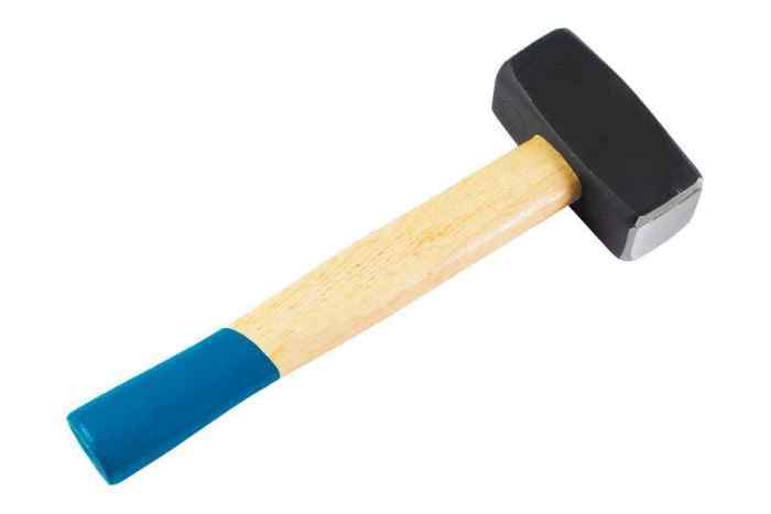 Кувалда кованая в сборе 3кг дер. рукоятка